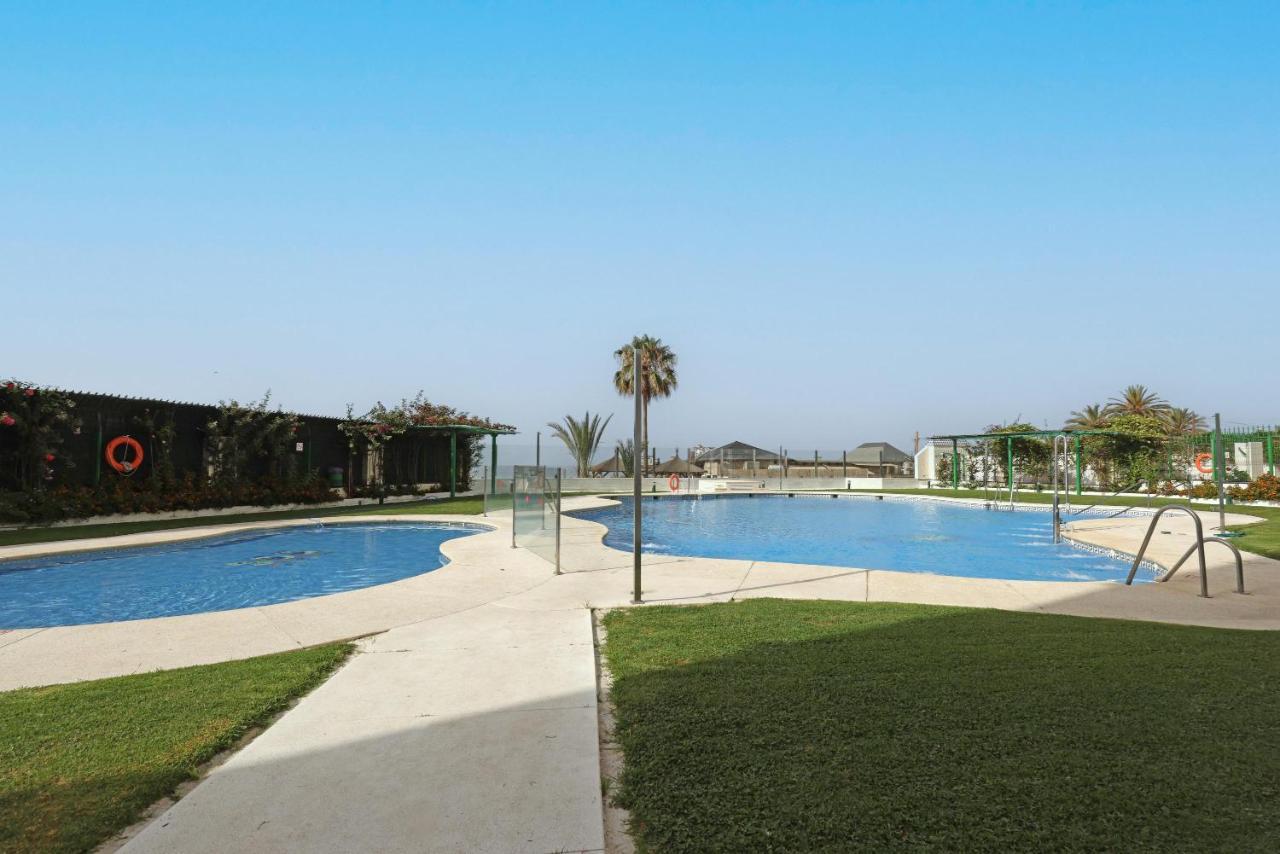 First Line Beach Apartment Марбелья Экстерьер фото